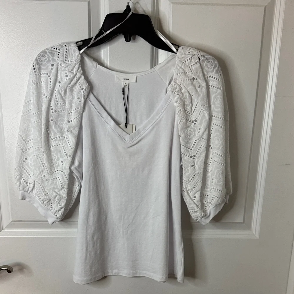 A loves a White Eyelet Sleeve Women's Top - Picture 1 of 5